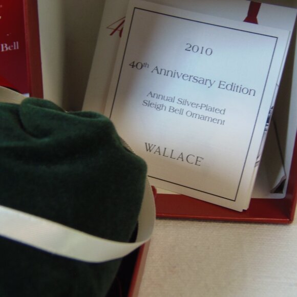 Wallace Silversmiths Collectible Annual Silverplated Sleigh Bells set of 4-Conse - Picture 7 of 12